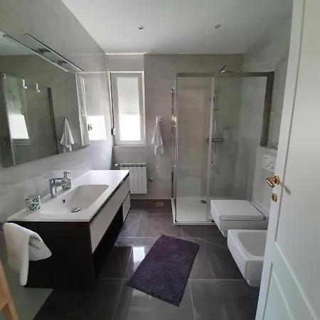 ティナ スプリト